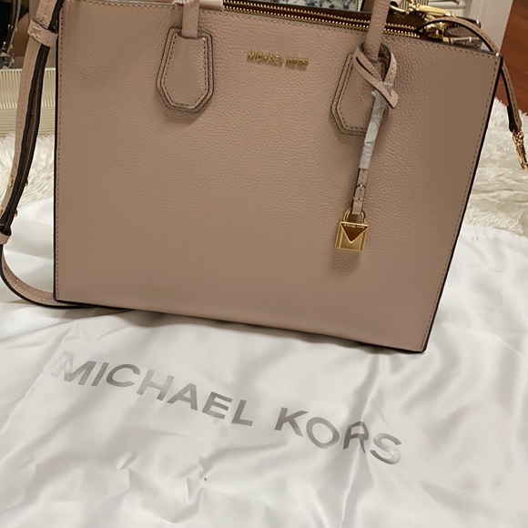 Michaels Kors Mercer Leather crossbody soft pink - Picture 7 of 10